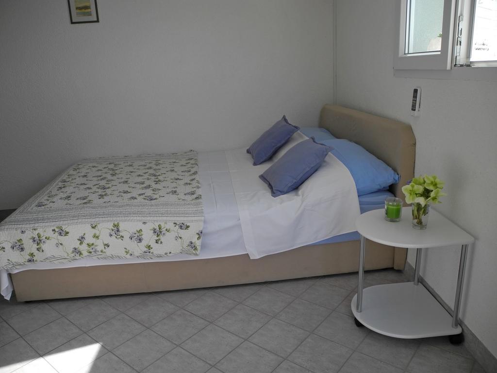 Apartments & Room Paula Stobreč Eksteriør bilde